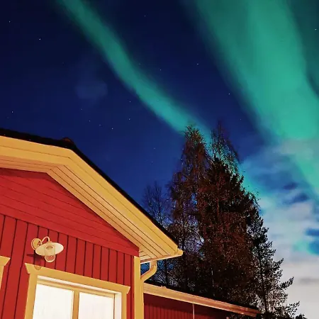 Red Wooden House In Nyaraló