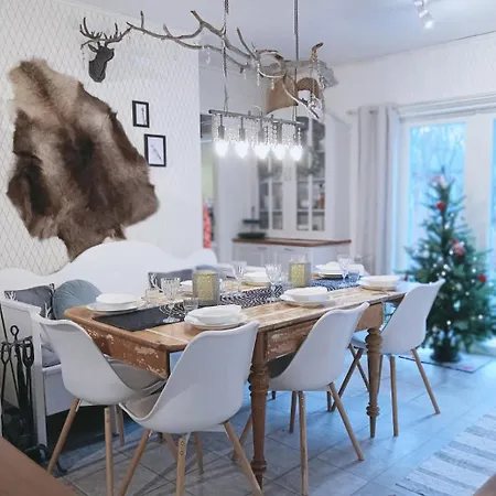 Nyaraló Red Wooden House In *