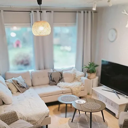 Nyaraló Red Wooden House In *