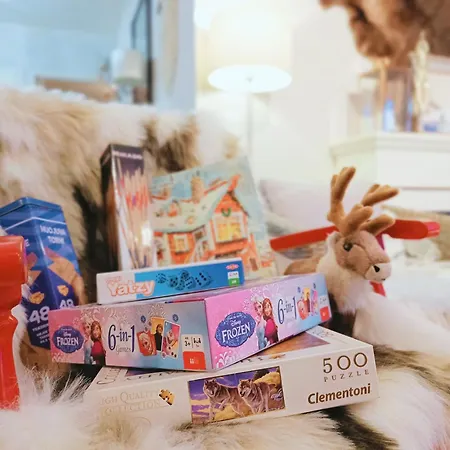 Nyaraló Red Wooden House In *