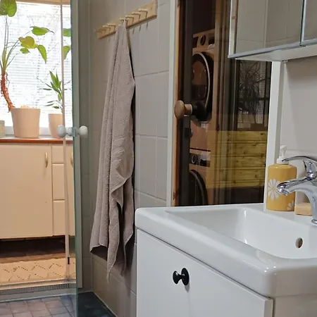 Red Wooden House In Nyaraló Rovaniemi