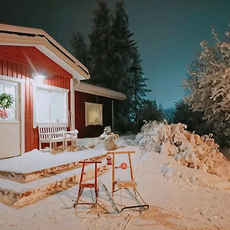 Red Wooden House In Tatil Evi *