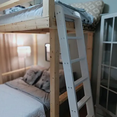 Red Wooden House In * ロヴァニエミ