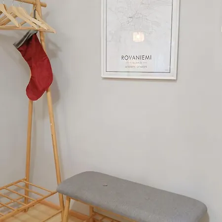 Red Wooden House In 別荘 *