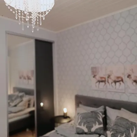 別荘 Red Wooden House In *