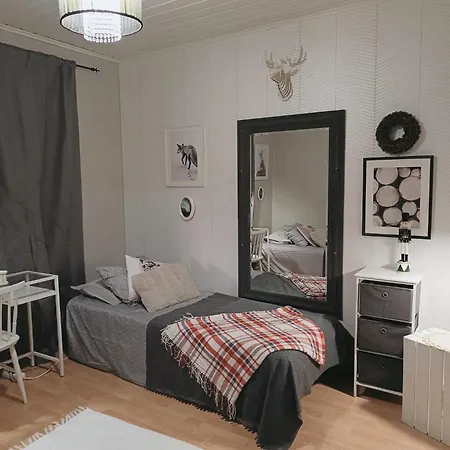 Nyaraló Red Wooden House In *