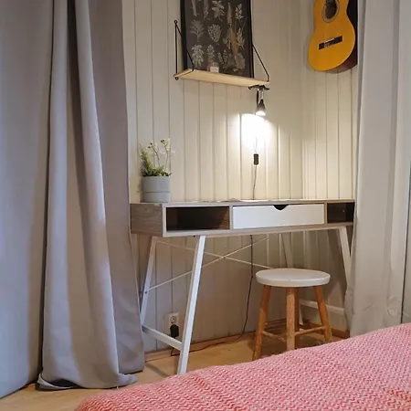 Tatil Evi Red Wooden House In Rovaniemi