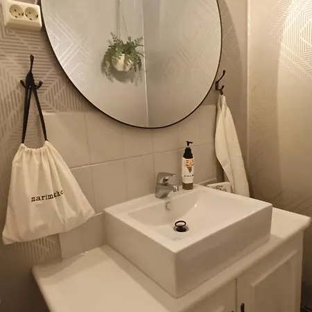 Nyaraló Red Wooden House In *