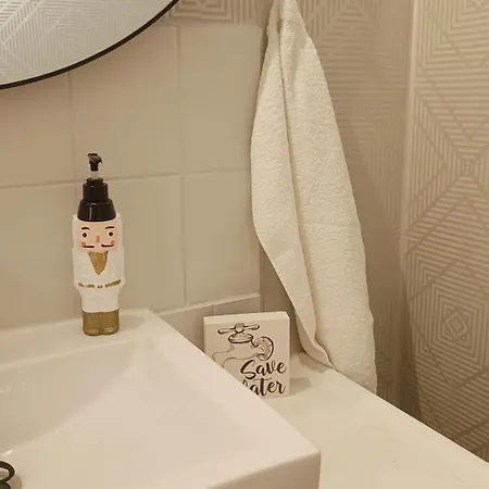 Red Wooden House In Nyaraló *