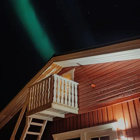 別荘 Red Wooden House In ロヴァニエミ