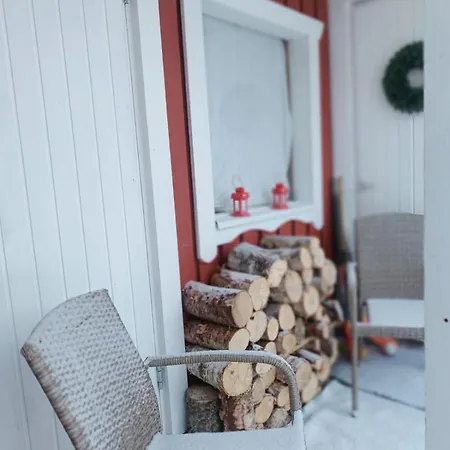 Red Wooden House In Nyaraló