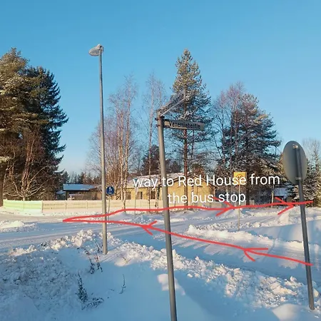 別荘 Red Wooden House In *