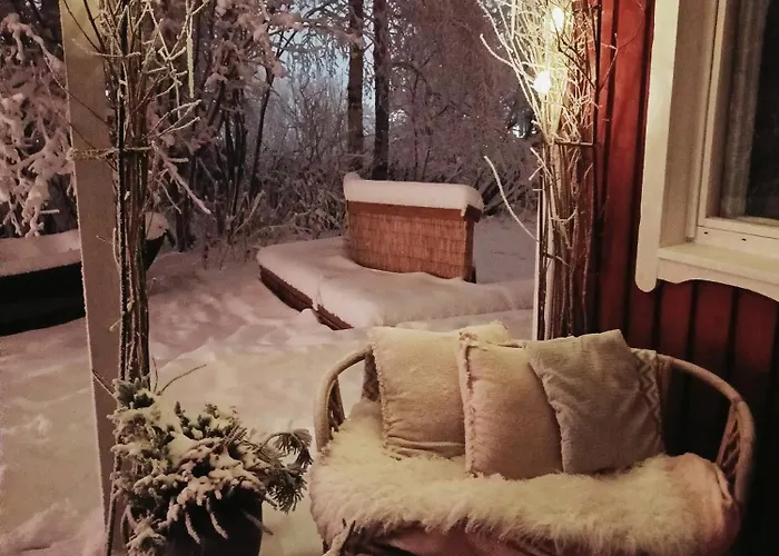 Red Wooden House In Дом отдыха