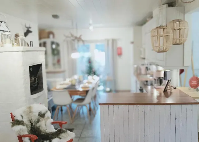 Дом отдыха Red Wooden House In Рованиеми