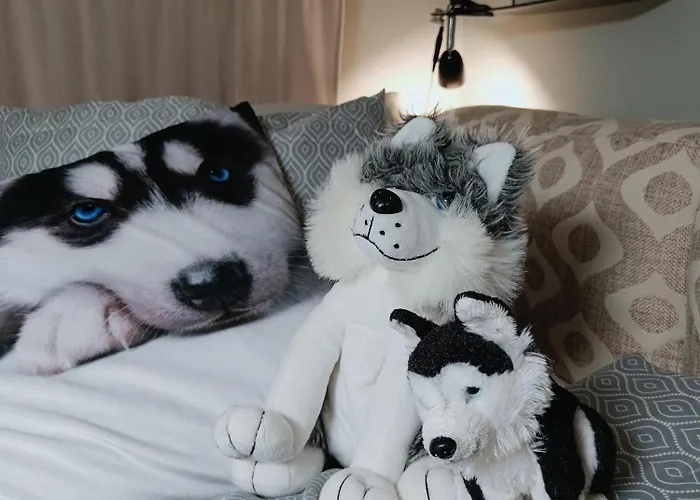 Red Wooden House In Сasa de vacaciones *