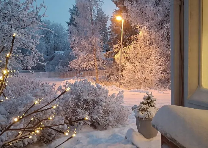 Red Wooden House In Дом отдыха