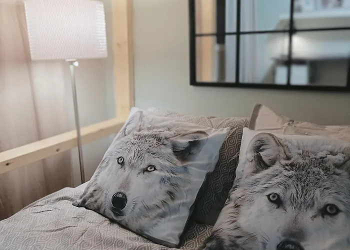 Red Wooden House In Дом отдыха