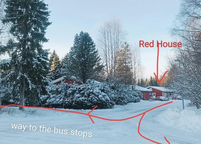 Red Wooden House In Дом отдыха